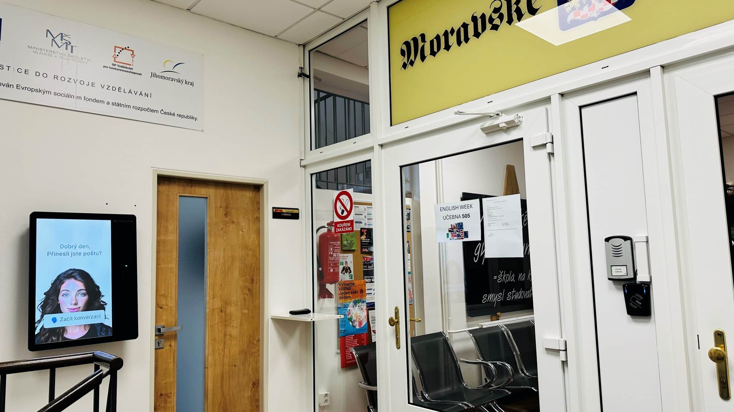 Virtuální recepční Maya, Moravské gymnázium Brno | aReception.cz